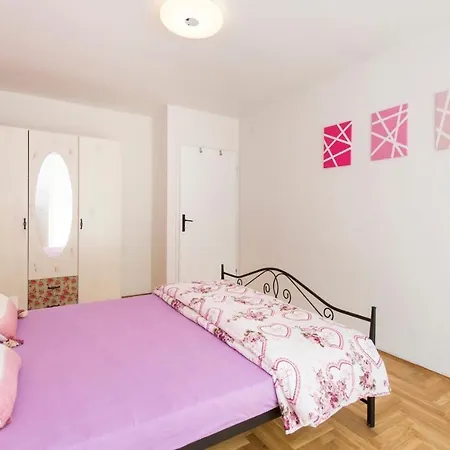 Aquamarine Apartment *